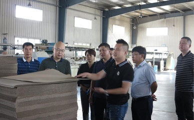 忻城縣招商引資小組赴湖北荊門開展包裝裝潢印刷產業合作交流